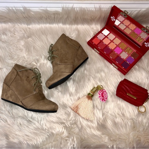 Women’s Wedge Ankle Booties FOREVER Shoes - Picture 3 of 10